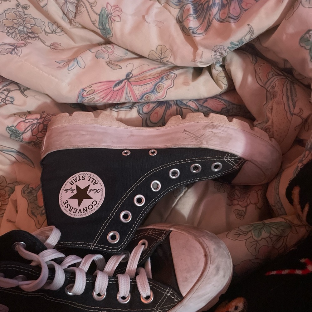 Used Converse - Picture 4 of 4
